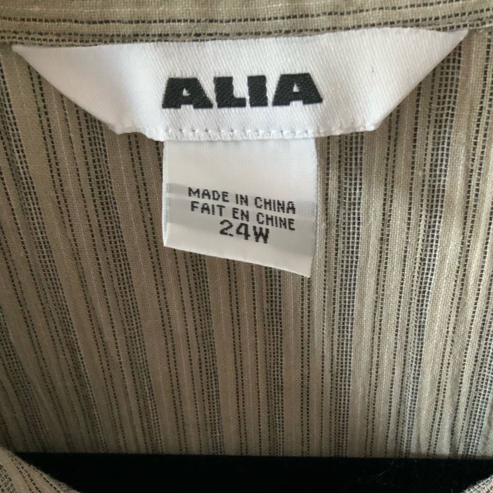 Linen Button Up Top - Picture 9 of 10